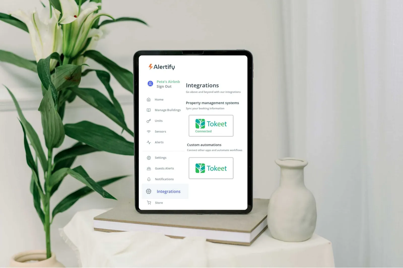 Mejora la gestión STR con la integración de Alertify y Tokeet