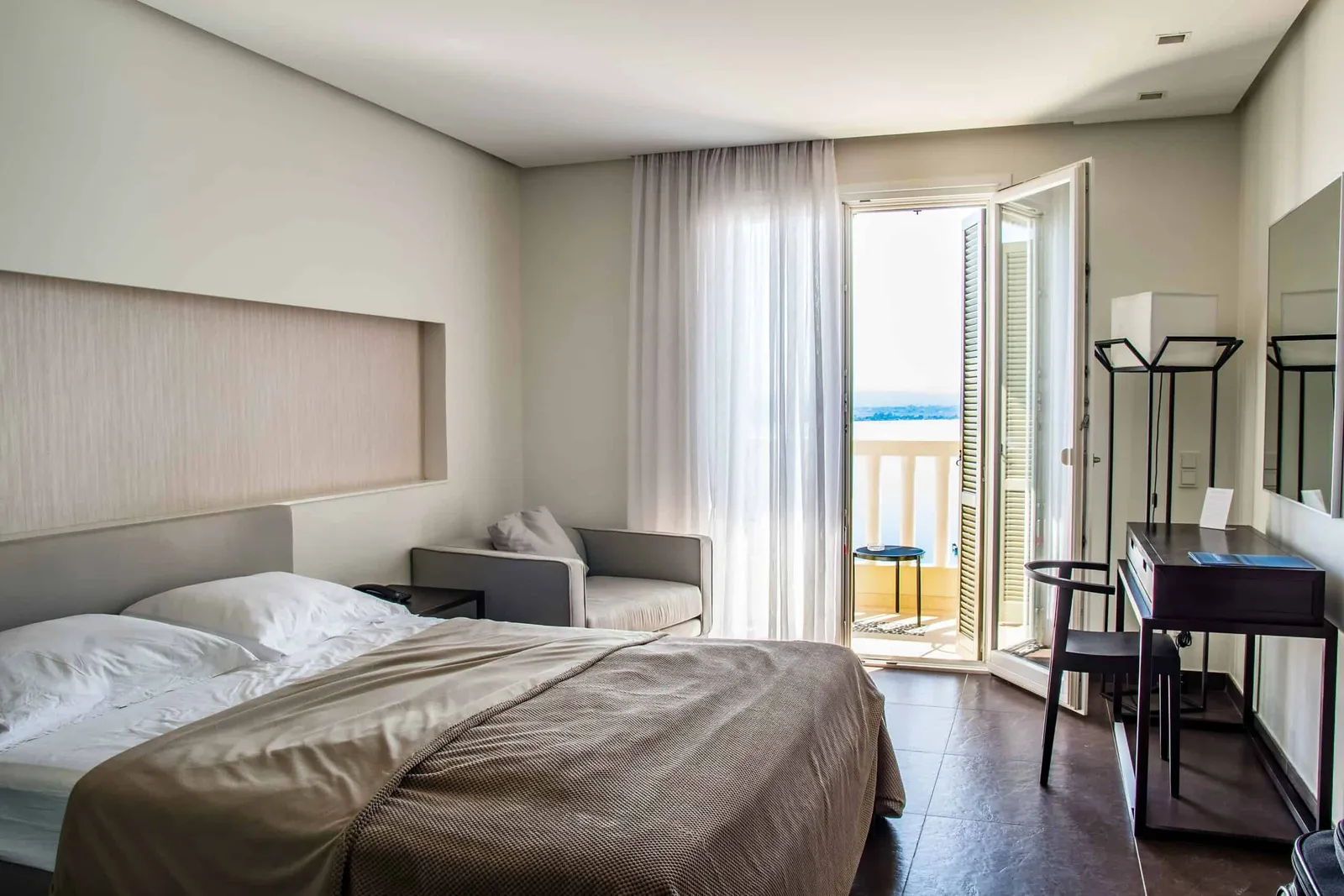 Cómo los monitores de habitación mantienen tus hoteles seguros